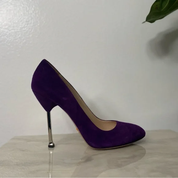 Gorgeous purple Prada show with silver heel. Size 41. Excellent used condition. - Picture 3 of 3